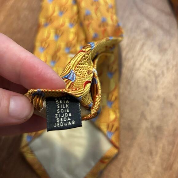 Peter Millar Silk Tie Geometric Pattern Yellow Gold Blue - Picture 5 of 6